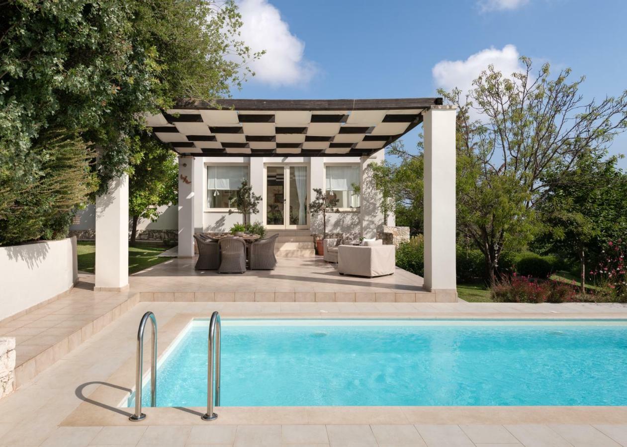 Prinés Levantes Luxury Home - Nature Inspired, Pool & Bbq, By Thinkvilla מראה חיצוני תמונה